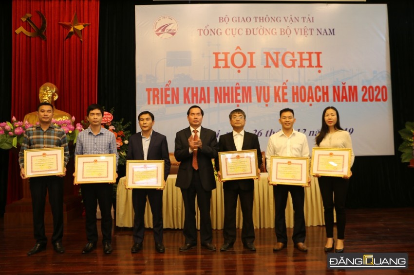 17-bo-truong-bo-gtvt-nguyen-van-the-tong-cuc-dbvn-da-dap-ung-duoc-nhu-cau-cua-nguoi-dan-trong-linh-vuc-giao-thong-duong-bo--4.jpg